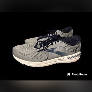 Men’s brooks beast